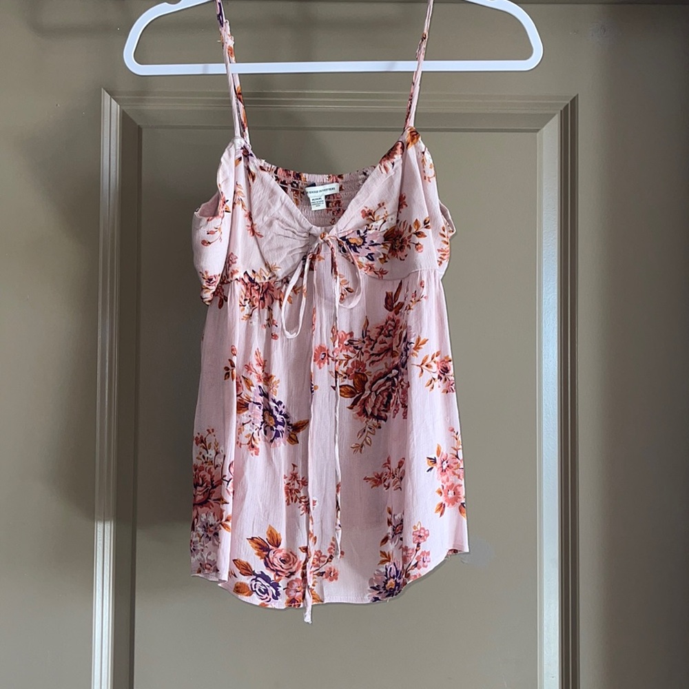 Adorable American Eagle flowy top for sale!